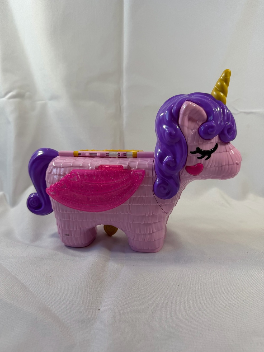 Polly Pocket Unicorn Piñata Travel Play set